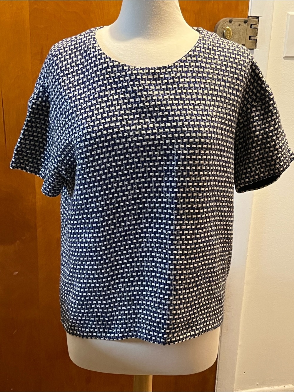 J.CREW Women's Short Sleeve Navy Gold Tweed Pullover Shirt. Size 12 Tie Neck Top